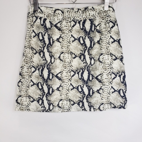 Love Sadie Dresses & Skirts - Love Sadie Gray Animal Print Mini Skirt